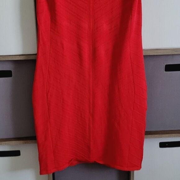 ♥️CACHE Elegant Fire Red Chevron Dress Size L - Picture 5 of 16